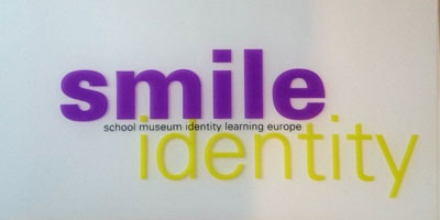 SMILE Schools Folder 400x200